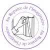 logo librairie Au Repaire de l'Imaginaire - cercle représentant une main prenant un livre dans une étagère avec autour le nom de la librairie