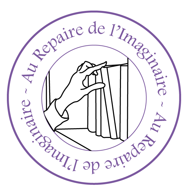 logo librairie Au Repaire de l'Imaginaire - cercle représentant une main prenant un livre dans une étagère avec autour le nom de la librairie